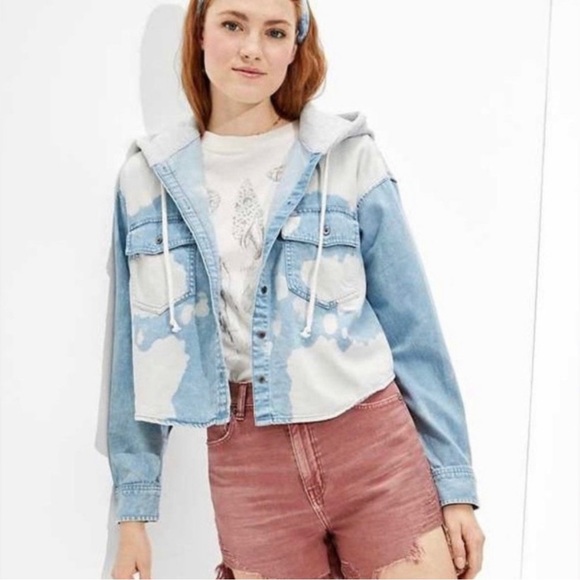 American Eagle Bleached Denim Cropped Hooded Jean Jacket Shacket - Picture 1 of 11